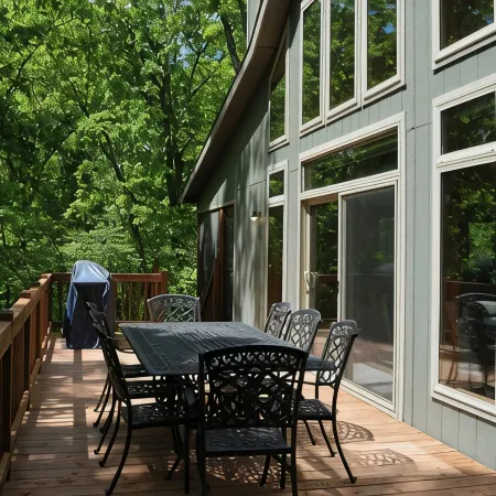 Huge Custom 4-Bedroom Chalet in Innsbrook Resort - Pet Friendly!