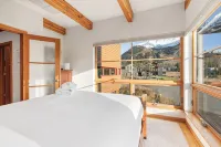 Alaska Slopes | Hot Tub, Gym & Guest House