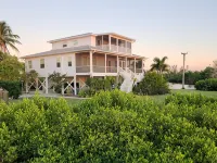 Large home on private penninsula with waterfront and views on three sides. Hotels in Bokeelia
