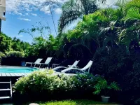 Villa fully equipped, for 8, swimming pool, 4 air-conditioned bedrooms Hotels in Paopao