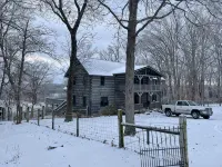 As the River Flows-a Rustic River Retreat - Hytter