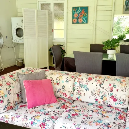The Possum Pad Yungaburra Village. Walk to Restaurants, Historic Pub