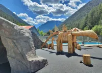Magic Mushroom A-Frame Cabin with wood-burning hottub