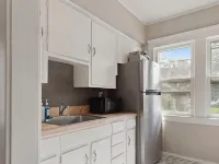 Cozy Dog-Friendly Boho Duplex Hoteles en Lakewood