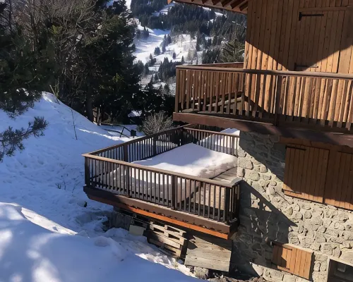 APARTEMENT TERRACE SOUTH FACING ON THE SLOPES Sunday to Sunday 鄰近阿爾緹港的酒店