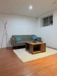 9 minutes from the airport cozy basement - บังกะโล
