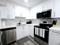 A Cozy Home away from Home located in the beautiful neighborhood of McConachie. - Bungalows