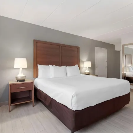 Clarion Hotel & Suites BWI Airport North