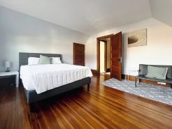Cozy 2-bedroom apartment in charming Dedham - Legacy Mall with WiFi