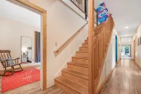 The Blue Llama | Pets OK | Llama Loft | Fire Pit | Fenced Yard | Off Nelson 151