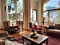 Spacious 5-Bedroom Vail Home • Private Hot Tub • on Free Shuttle Route - 2-Star