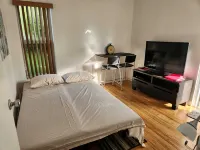 Private Apartment Miami Kendall near Zoo, The Falls Mall, and Miami Dade College Hotele w: Kendall