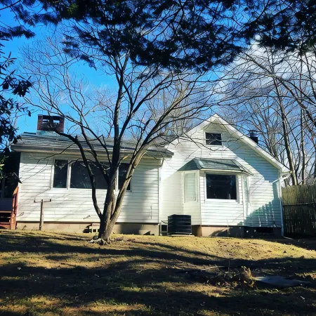 Waterfront Oasis w/ Great Views, 5 Beds & Deck over the Creek!