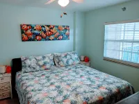 Ocean Oasis at Ocean Pointe Key Largo Pool Jacuzzi Beach in a Safe Gated Resort - Beach