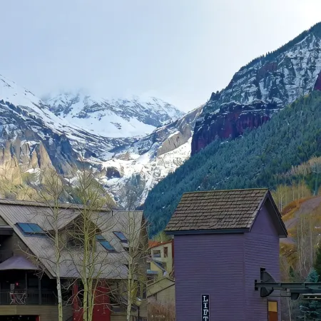 In-Town Townhome, Ski-in-Out. Walk to Everything - 2Bd-2.5BA, Laundry- Shuttle