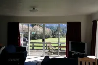 TAKAKA GOLDEN BAY HOBBIT AND LORD OF THE RINGS. - 3 tähden