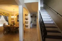 Beautiful 7 Bedroom Villa - 4 King Suites, 5.5 Bath, Sleeps 16!