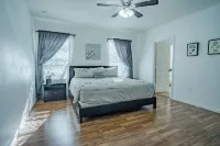 Family Villa with Home Theater, Private Pool and Game Room - WiFi