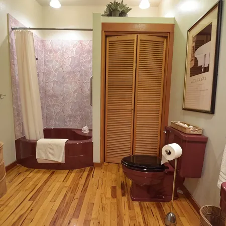 Downtown Port Townsend - Hillside Penthouse Vacation Rental