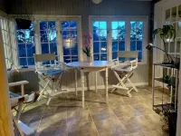 Dennisport! Walk to 3 Public Beaches! Charming 4-bedroom 3 bath House with AC - 4 stjerner