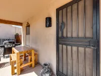 Phoenix Desert Retreat-Family-friendly, 3 beds, Pool, AC, and WIFI Hotels in New River