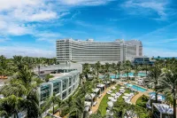Fontainebleau III Ocean View Suite. Full Sized Kitchen Free Valet & Spa Passes! - สระว่ายน้ำส่วนตัว
