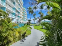 Luxury Oceanfront Studio • Stunning Views • Pool • Balcony + Free Parking - Kolam Renang