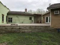 Carrie's Cottage - Charming Duplex Style 3 Bedroom Cottage with Beach Access! - Wifi