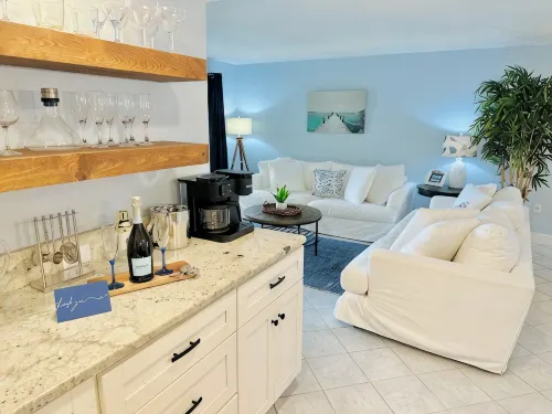 Summer Winds, First Floor Poolside, Oceanfront 3br. 2.5ba. Sleeps 9 Linens incl. - Wifi
