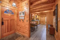 Cozy Casa Carezza Log Cabin, Logan, Ohio, Pet Friendly, Sleeps 6 - Wifi