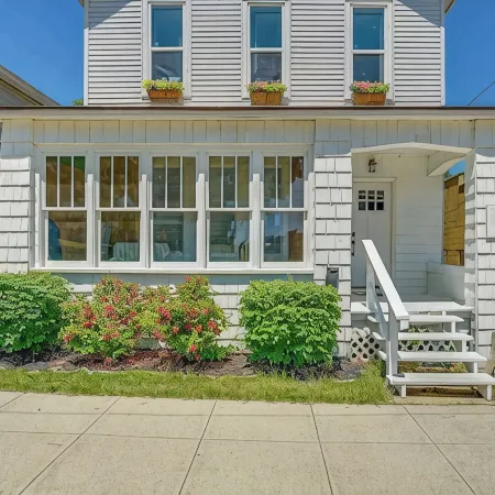 Family-Friendly Retreat Near Manistee Riverwalk - Dogs Allowed