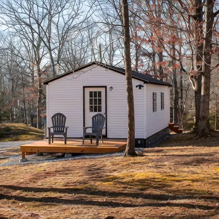 Cozy Cottage on 4 Acres