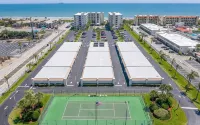 Best direct ocean view! Newly renovated condo w/ pool - 4 ดาว