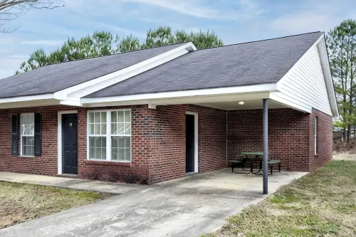 3 Bed 2 Bath Renovated Cozy Farmhouse
