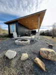 Secluded Mountain Container - Hot Tub & King Bed - Hytter