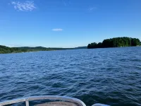 Lake Front Cabin on Seneca Lake.  Come Play in the Lake.Sleeps 8, 5 Beds - Hytter