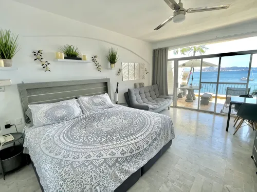 Incredible Ocean Front Condo with Amazing Views at Condomios Playasol Las Hadas