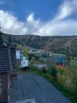 Stay and play, sleeps 6 with a beautiful view of Schweitzer Mountain