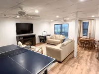 The Cove- Kayak, Private Boat Ramp, Fire Pit, Ping Pong, Darts, & EV Charger - 홈스테이