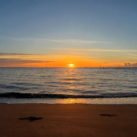 A Welcoming Beachfront 2BR/2BA, Vacation Home, W/D, AC, STEPS TO BEACH!