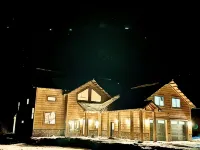 Lucky Duck on Rio Grande River with Hottub & 5 Bathrooms