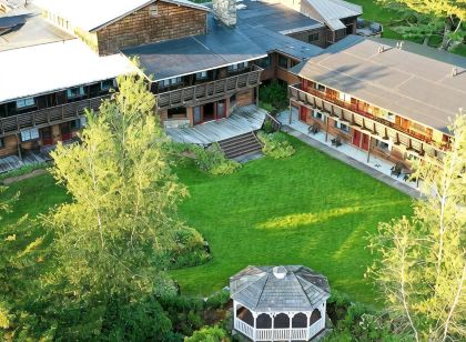 Summit Lodge