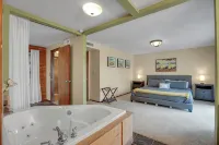 Wine Country Garden Retreat & Free Wine Tastings! - 3-Star
