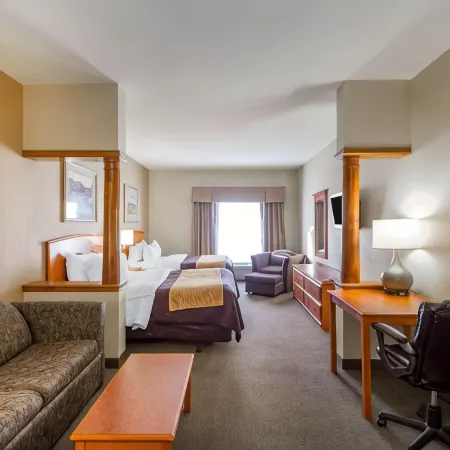 Quality Inn & Suites MidAmerica Industrial Park Area