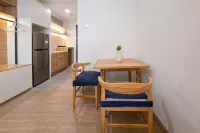 Wooden Tone Studio at Collins Boulevard Apartment By Travelio - 3-Star