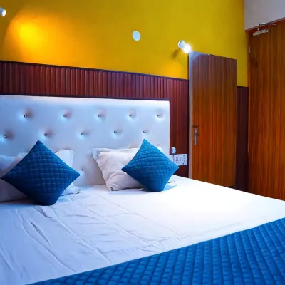 Apna Niwas Hotels near Peer Nigaha Darbar
