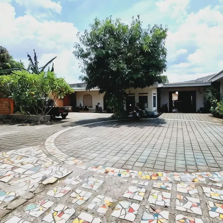 Roemah Tanjung Heritage Home Отели в г. Блитар