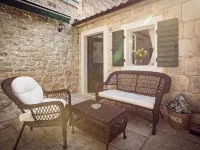 Theatre Luxury Rooms Hotels in de buurt van Old Split