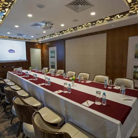 M Crown Hotel