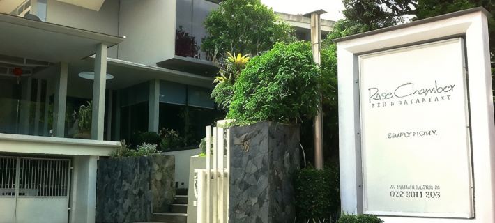 Rose Chamber Bed & Breakfast Ξενοδοχεία στην πόλη Sukasari